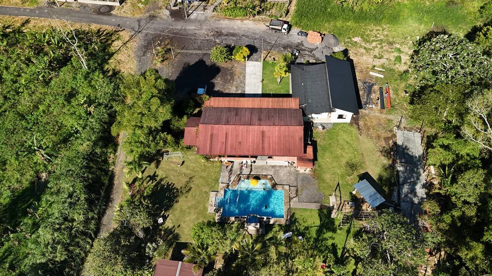 Lote con casa de 2500 m² en Sevilla Don Bosco - Padre Casinragui — COMPLEJO TURISTICO